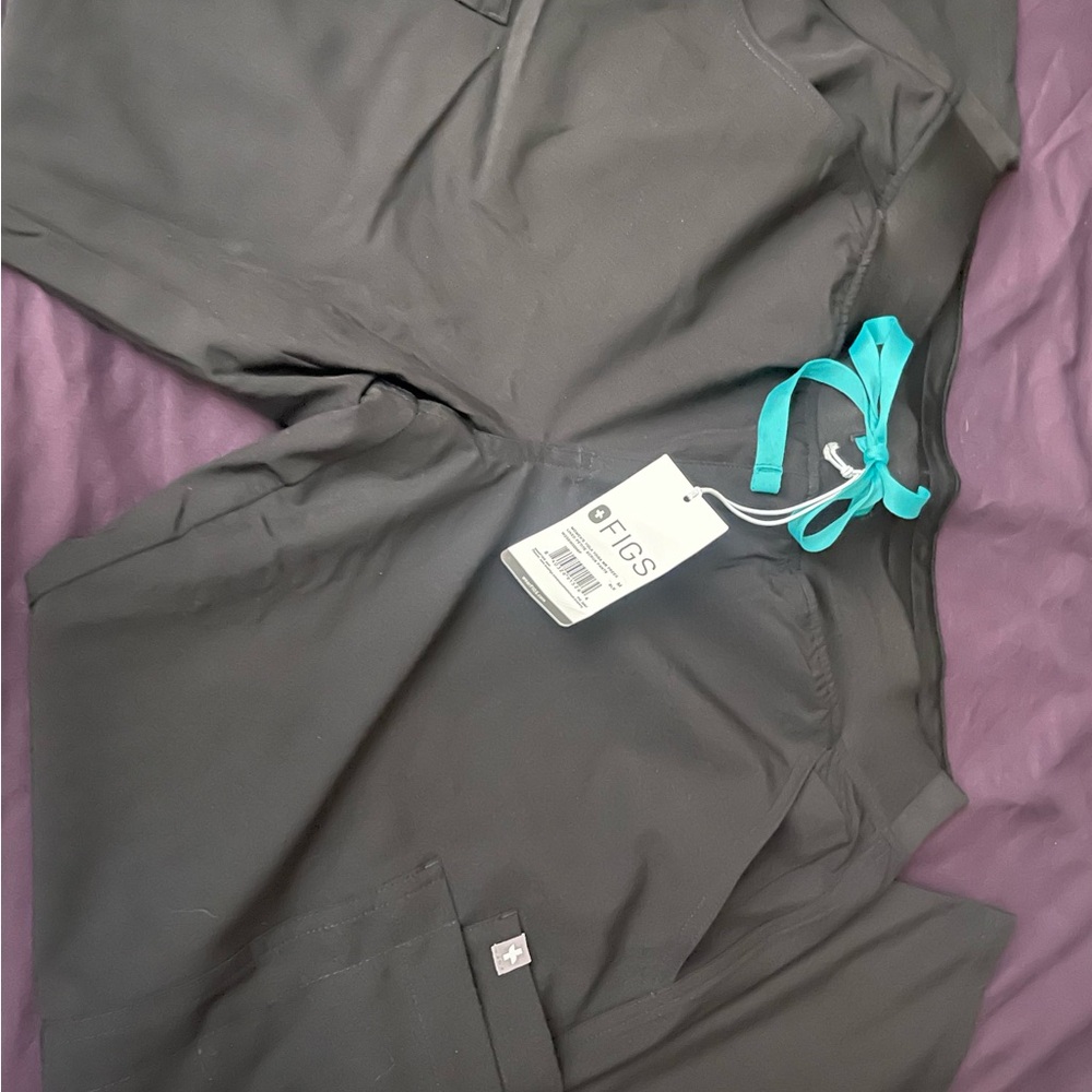 Figs scrub pants. New with tag. Med/p